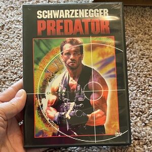 Predator DVD - Action-Packed Sci-Fi Adventure
